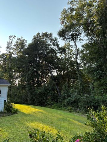 1004 Maccoa Dr., Conway, SC 29526