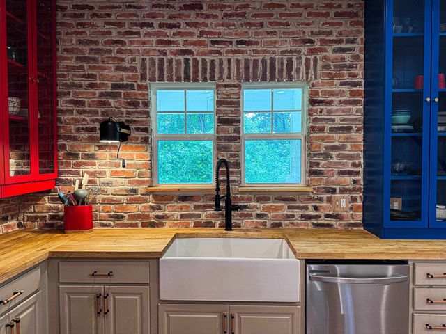 1004 Maccoa Dr., Conway, SC 29526