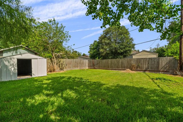 5931 Southville Street, Houston, TX 77033