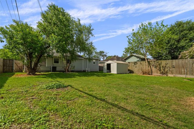 5931 Southville Street, Houston, TX 77033