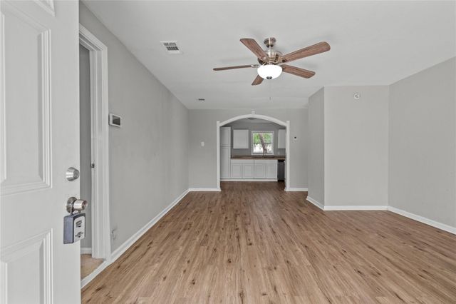 5931 Southville Street, Houston, TX 77033