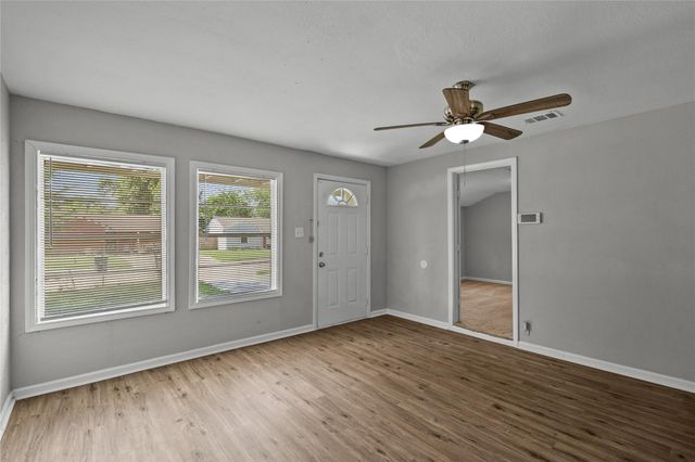 5931 Southville Street, Houston, TX 77033