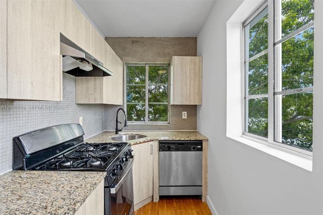 7930 Tatum Waterway Dr S20, Miami Beach, FL 33141