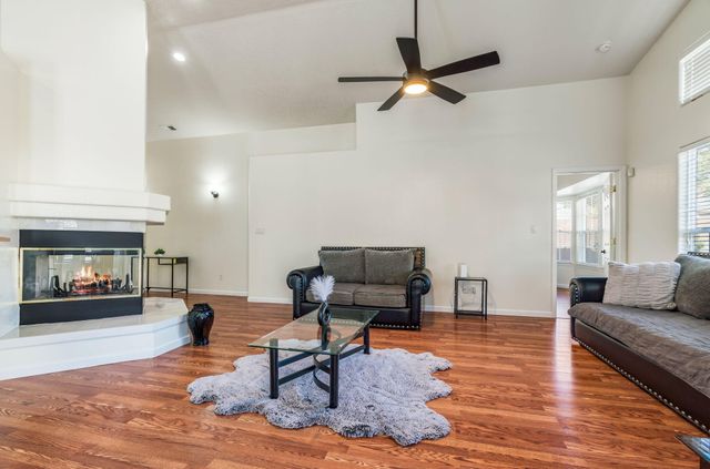 6819 Glacier Road NW, Albuquerque, NM 87114