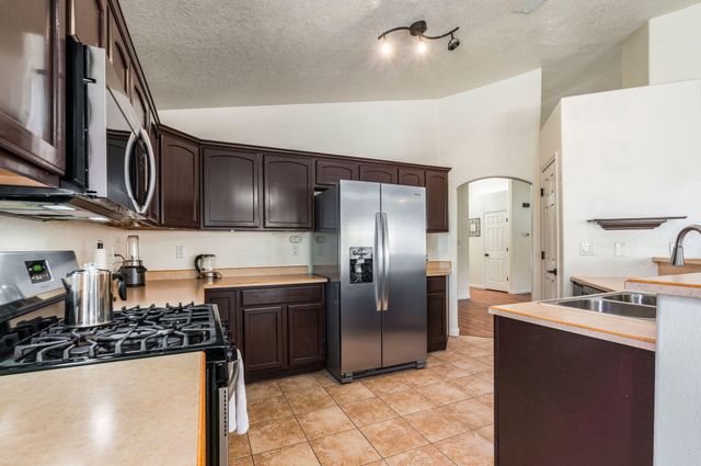 6819 Glacier Road NW, Albuquerque, NM 87114