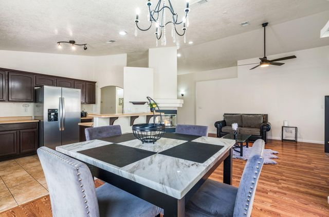 6819 Glacier Road NW, Albuquerque, NM 87114