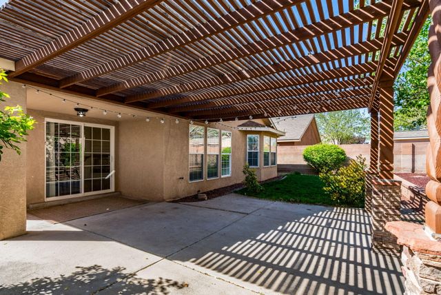 6819 Glacier Road NW, Albuquerque, NM 87114