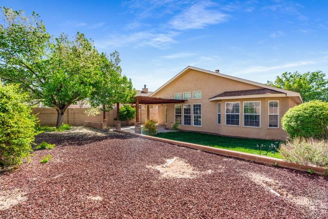 6819 Glacier Road NW, Albuquerque, NM 87114