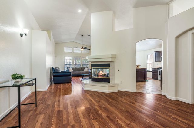 6819 Glacier Road NW, Albuquerque, NM 87114