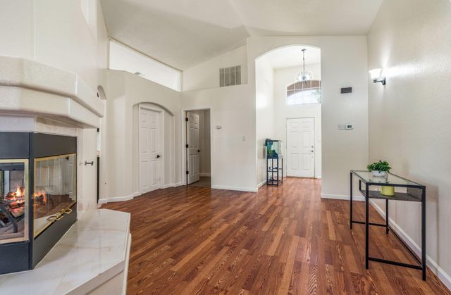 6819 Glacier Road NW, Albuquerque, NM 87114