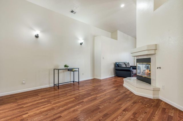 6819 Glacier Road NW, Albuquerque, NM 87114