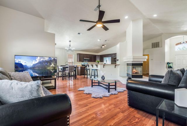 6819 Glacier Road NW, Albuquerque, NM 87114