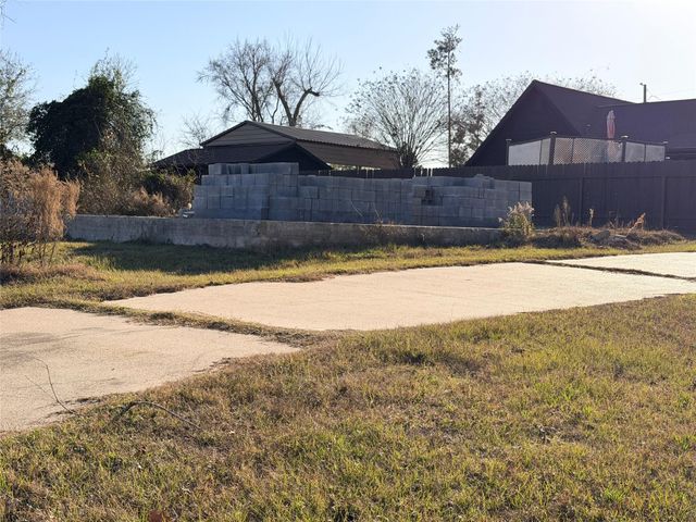 180 Buckeye, Onalaska, TX 77360