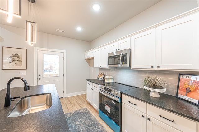 3161 W Tulsa Street, Fayetteville, AR 72704