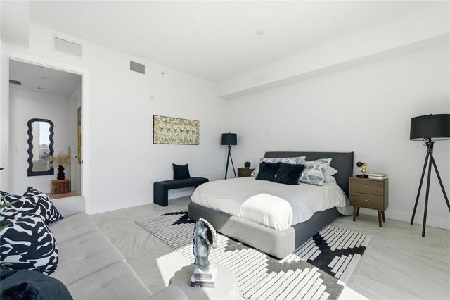 777 3RD AVENUE N 906, St Petersburg, FL 33701