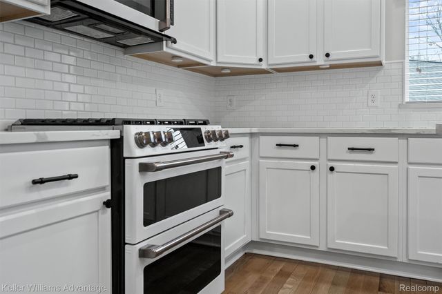 882 N Center Street, Northville, MI 48167