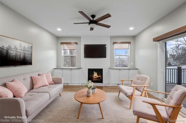 882 N Center Street, Northville, MI 48167