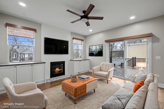 882 N Center Street, Northville, MI 48167