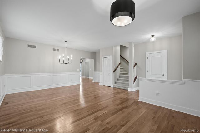 882 N Center Street, Northville, MI 48167