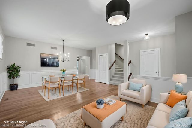 882 N Center Street, Northville, MI 48167