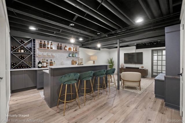 882 N Center Street, Northville, MI 48167