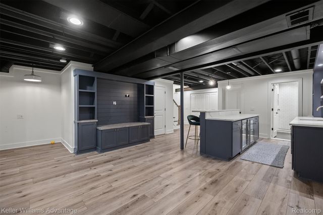 882 N Center Street, Northville, MI 48167