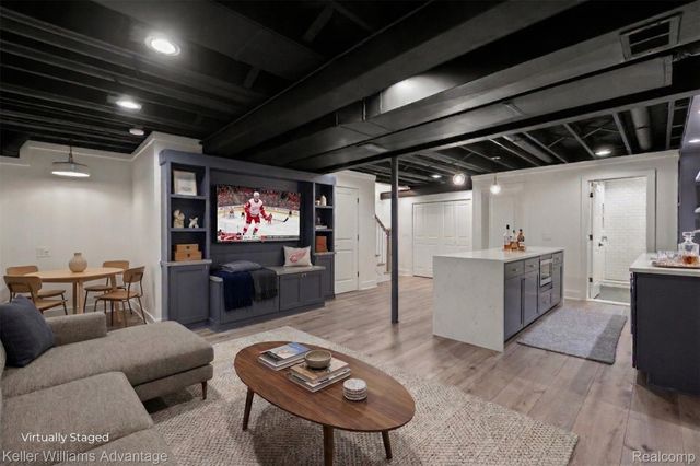 882 N Center Street, Northville, MI 48167