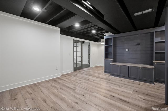 882 N Center Street, Northville, MI 48167