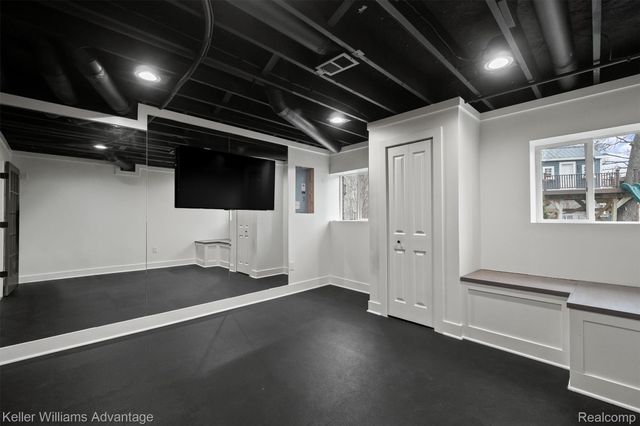 882 N Center Street, Northville, MI 48167