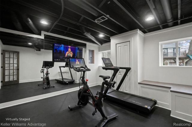 882 N Center Street, Northville, MI 48167