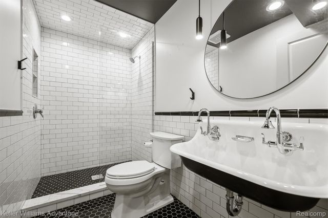 882 N Center Street, Northville, MI 48167