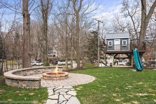 882 N Center Street, Northville, MI 48167