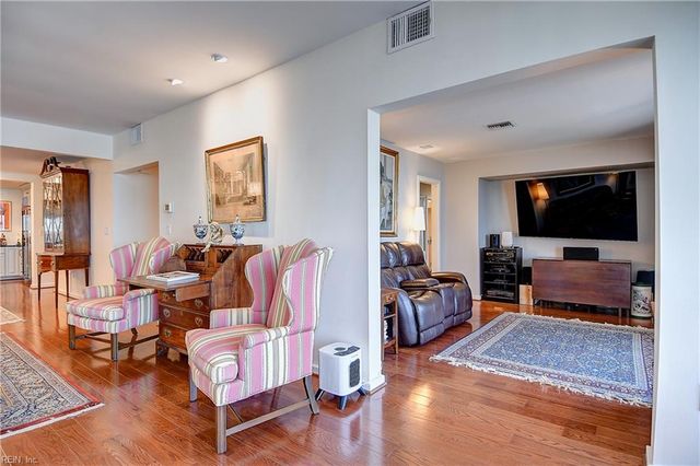 215 Brooke Ave Apt 802, Norfolk, VA 23510