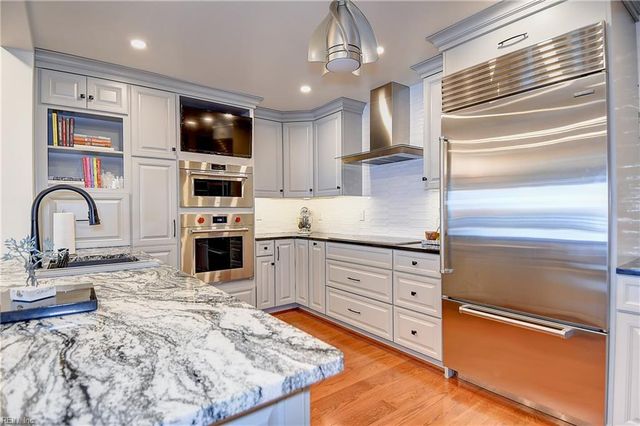 215 Brooke Ave Apt 802, Norfolk, VA 23510