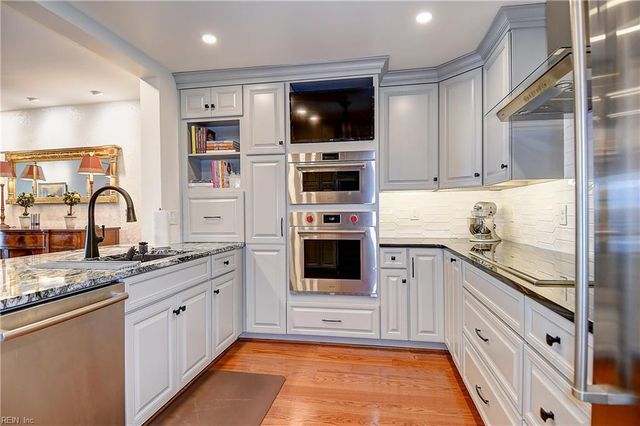 215 Brooke Ave Apt 802, Norfolk, VA 23510