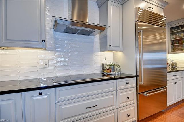 215 Brooke Ave Apt 802, Norfolk, VA 23510