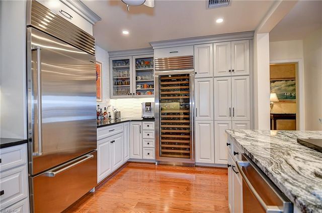 215 Brooke Ave Apt 802, Norfolk, VA 23510