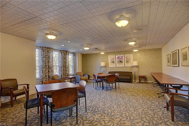 215 Brooke Ave Apt 802, Norfolk, VA 23510