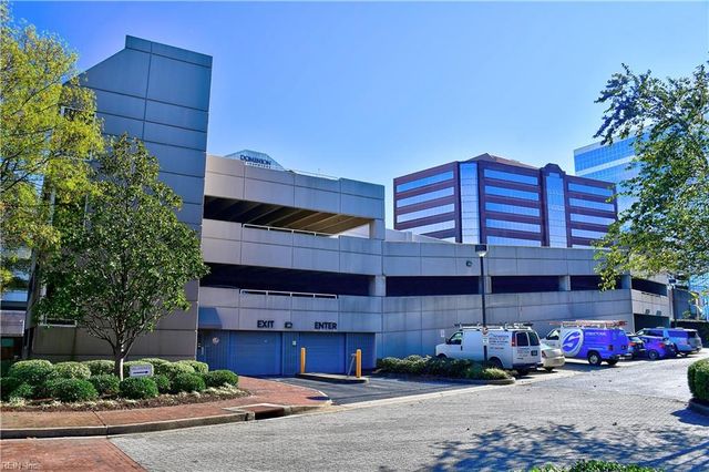 215 Brooke Ave Apt 802, Norfolk, VA 23510