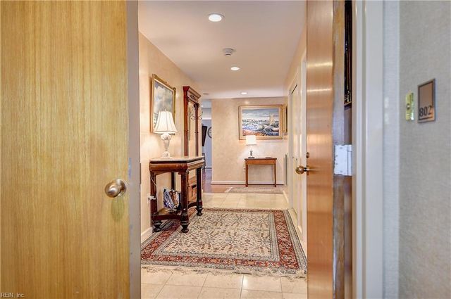 215 Brooke Ave Apt 802, Norfolk, VA 23510