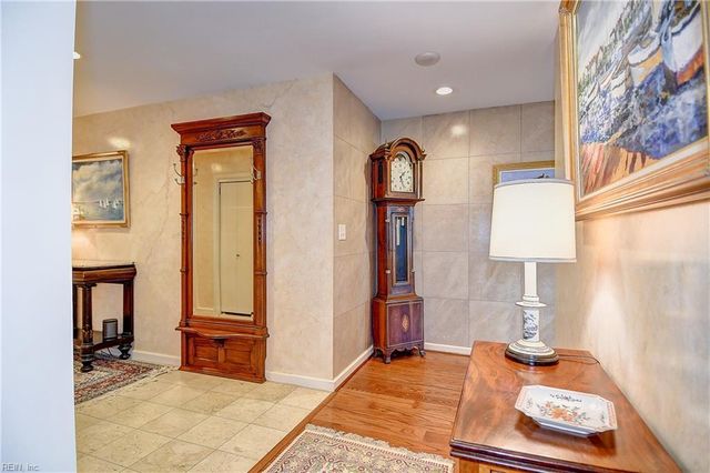 215 Brooke Ave Apt 802, Norfolk, VA 23510