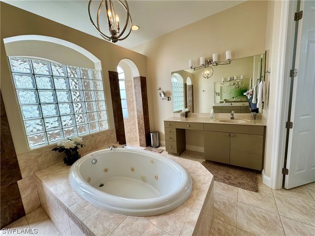 1511 NW 27th PL, Cape Coral, FL 33993