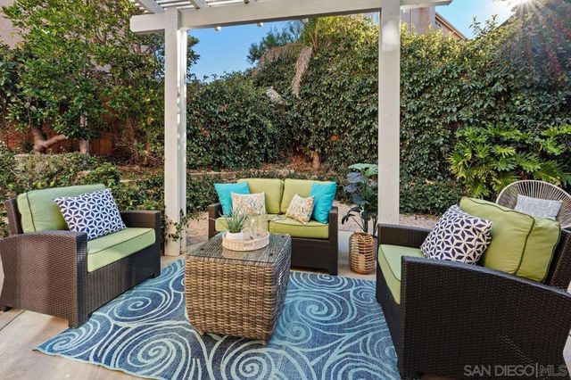 2975 River Shadow Ct, Alpine, CA 91901