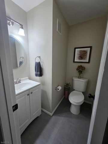 38 Lexington Ln, West Milford Twp., NJ 07480