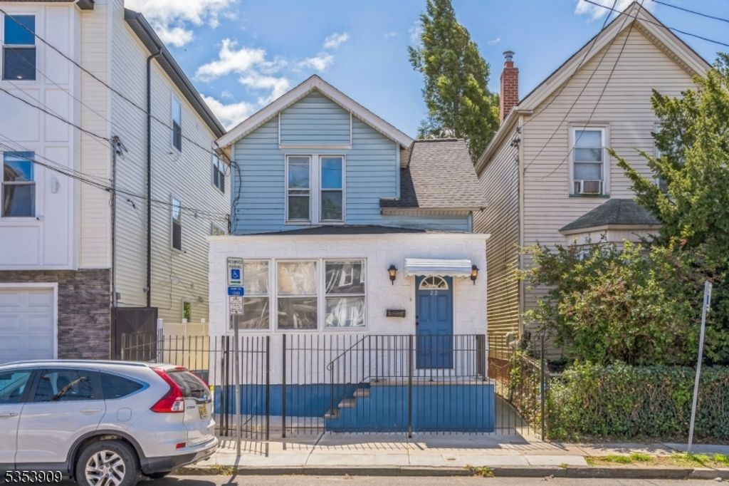 22 Hinsdale Pl, Newark City, NJ 07104