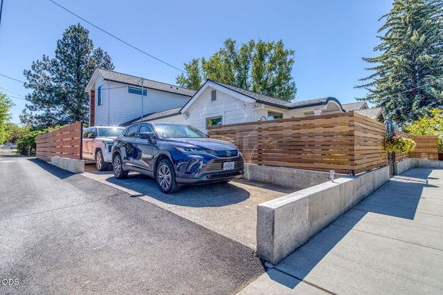 120 NW Sisemore Street, Bend, OR 97703