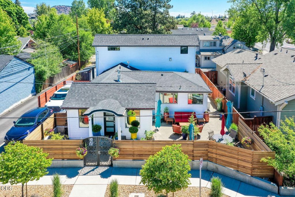 120 NW Sisemore Street, Bend, OR 97703