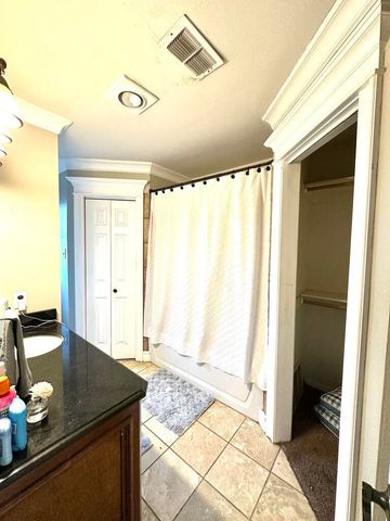 3907 Stevens Street, Plainview, TX 79072