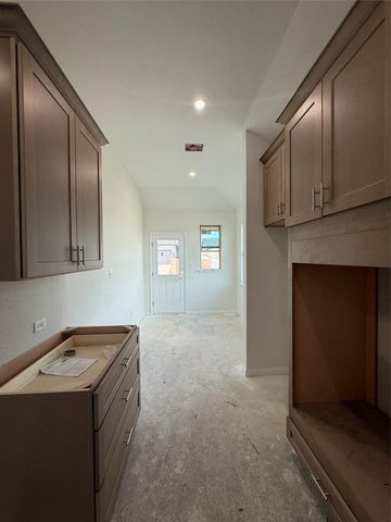 232 Tenny LN, Kyle, TX 78640