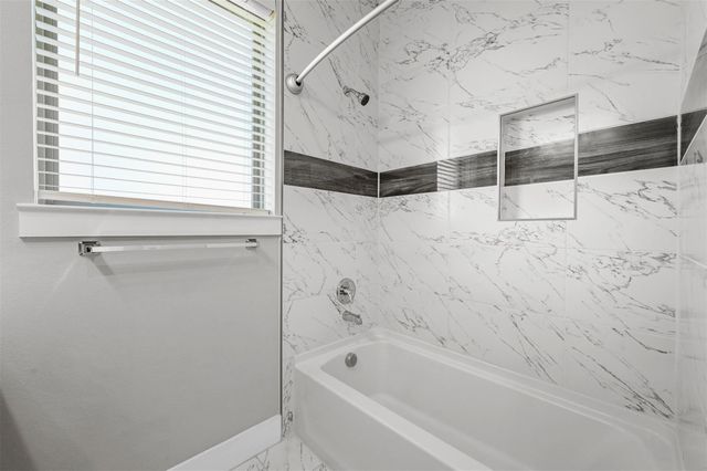 204 N Getzendaner Street 2, Waxahachie, TX 75165